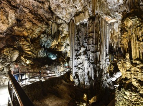 Cueva de Nerja Cueva de Nerja