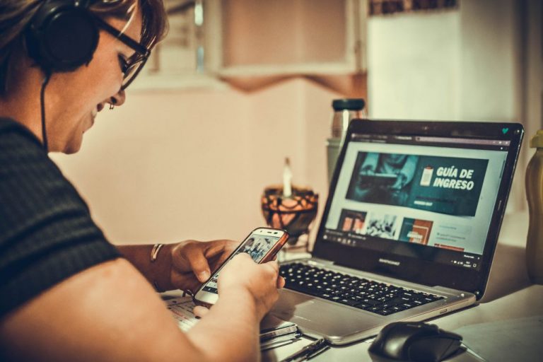 El uso de dispositivos digitales superó las 9 horas diarias durante el confinamiento