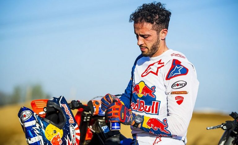 Dovizioso se lesiona el hombro en una caída durante carrera de motocross