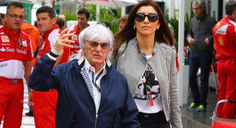 Bernie Ecclestone con su esposa
