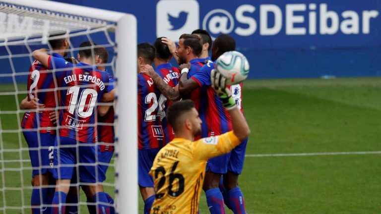 El Eibar supera al Valladolid en el choque sin nada en juego