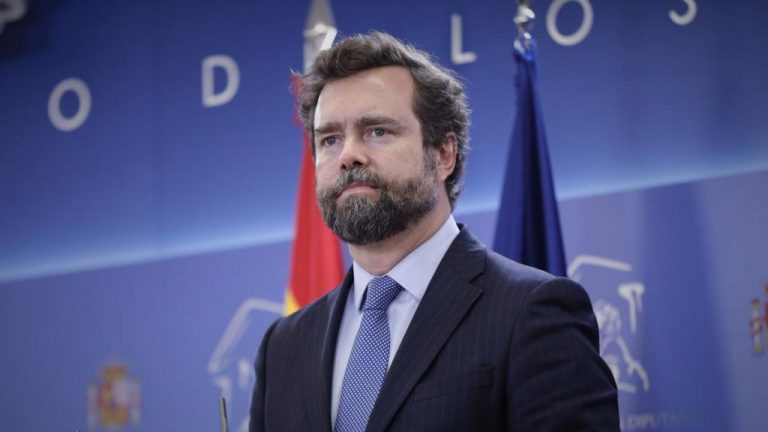 Vox anima al PP a apoyar su moción contra Sánchez