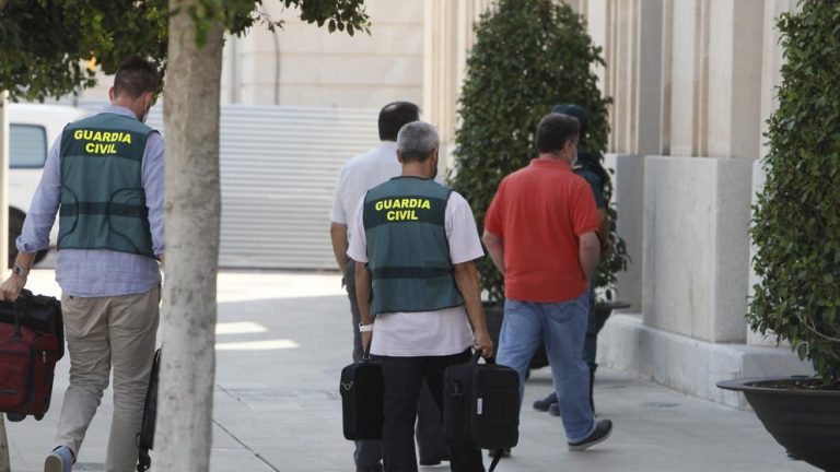 Cesan al presidente de la Autoridad Portuaria balear, investigado por corrupción