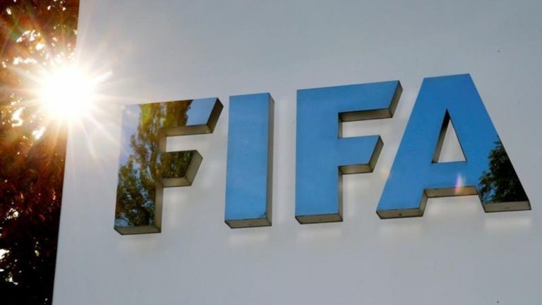 Duras críticas de los jugadores a la FIFA que tambalea todo el fútbol