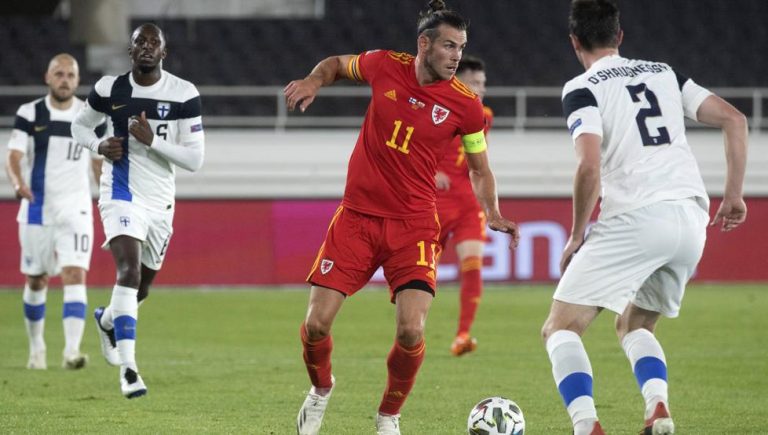 Gales gana en Finlandia con un Bale intrascendente