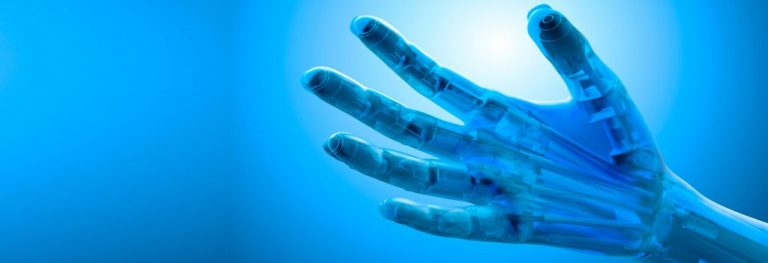 El 76% de los españoles se implantaría algún elemento tecnológico para cambiar su capacidades físicas