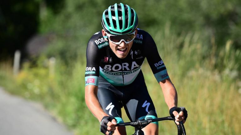 Kämna gana la cuarta etapa y Roglic salva un accidentado liderato en la Dauphiné