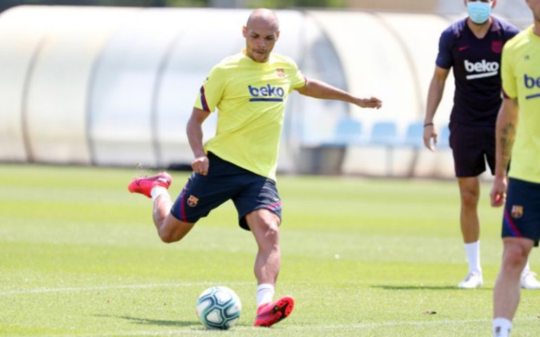 El futbolista que torpedea la operación salida de Koeman