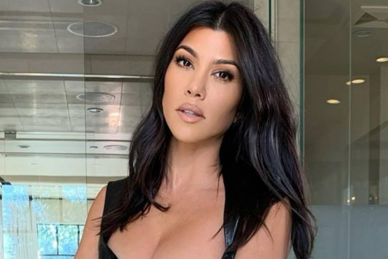 Kourtney Kardashian rompe su silencio sobre el ‘nipple slip’ con un comentario desternillante en Instagram