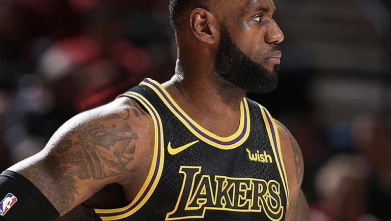 Lakers vestirán una camiseta homenaje a Kobe Bryant si siguen adelante en los 'playoffs'