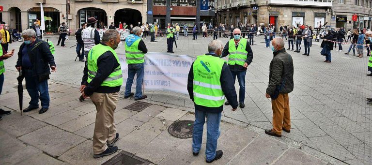 Una movilización en Vigo recuerda a las víctimas de las residencias de Galicia