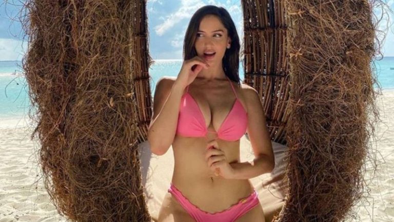 El posado en bikini de la novia de Neymar calienta Instagram