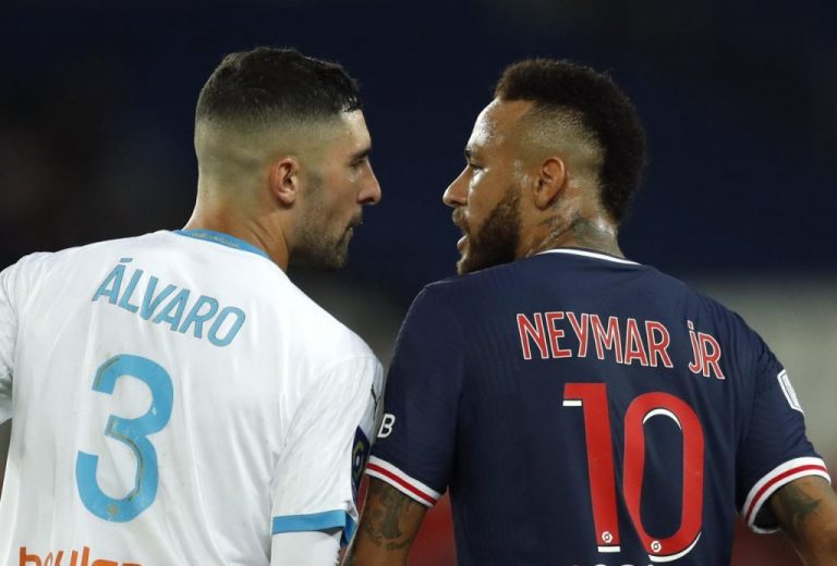Neymar pierde los nervios, lo expulsan y culpa al 