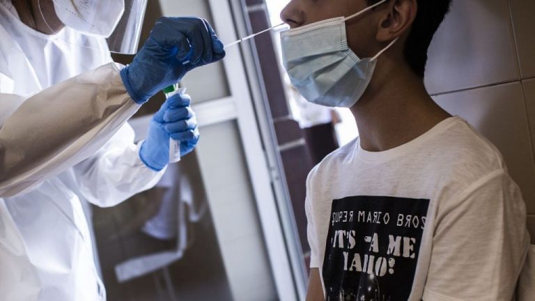 En España ya se han realizado más de 7,6 millones de PCR desde el inicio de la pandemia