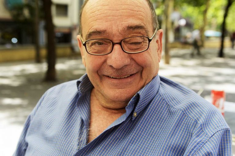 El Pare Manel, cura heterodoxo entregado a los barrios marginales