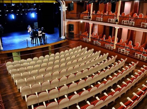 Arranca la nueva programación del Teatro Salón Cervantes en Alcalá de ...