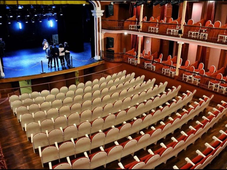 Arranca la nueva programación del Teatro Salón Cervantes en Alcalá de Henares