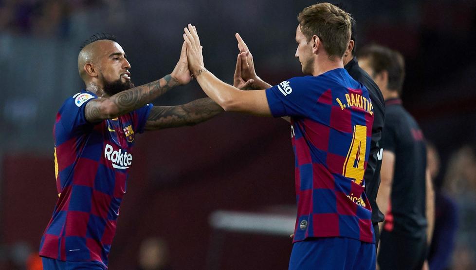 Setién lo tiene claro: portazo a estos dos jugadores del Barcelona 2 Vidal Rakitic