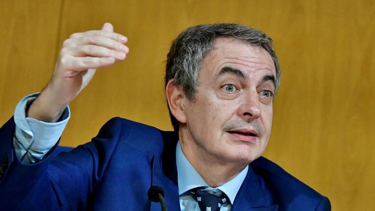 Zapatero pide crear una comisión de científicos para proponer proyectos a Europa