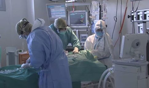 andalucia-llega-819-hospitalizados