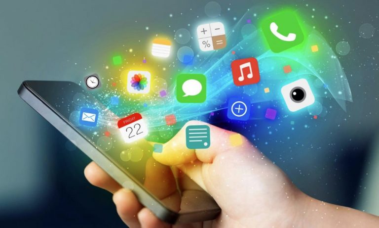 Los estudiantes usaron más de ocho horas al día el móvil durante el confinamiento