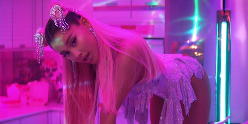 Las tomas más "hot" de Ariana Grande en sus videoclips 28 Ariana Grande