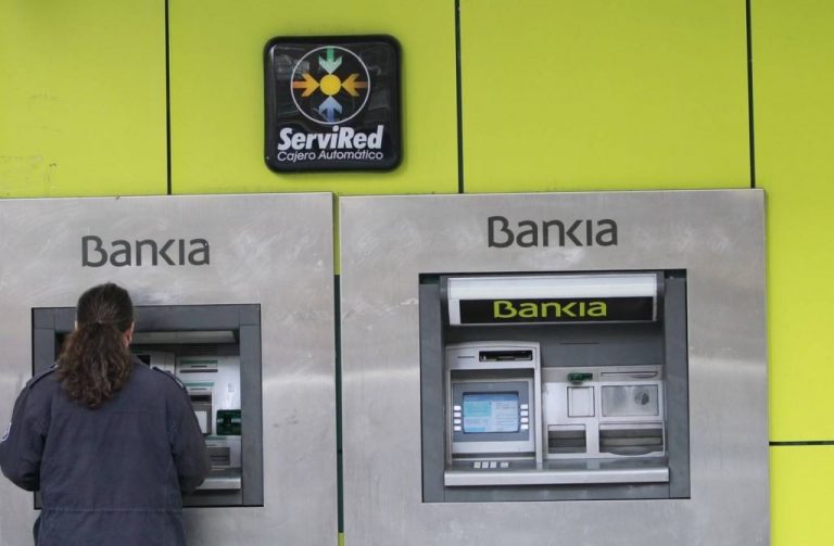 Competencia examinará si la venta de Bankia a CaixaBank pone en riesgo a sus clientes