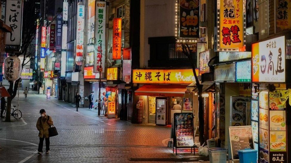 Cerrado, concurrido y cercano: las 3 ces de la OMS para evitar el coronavirus