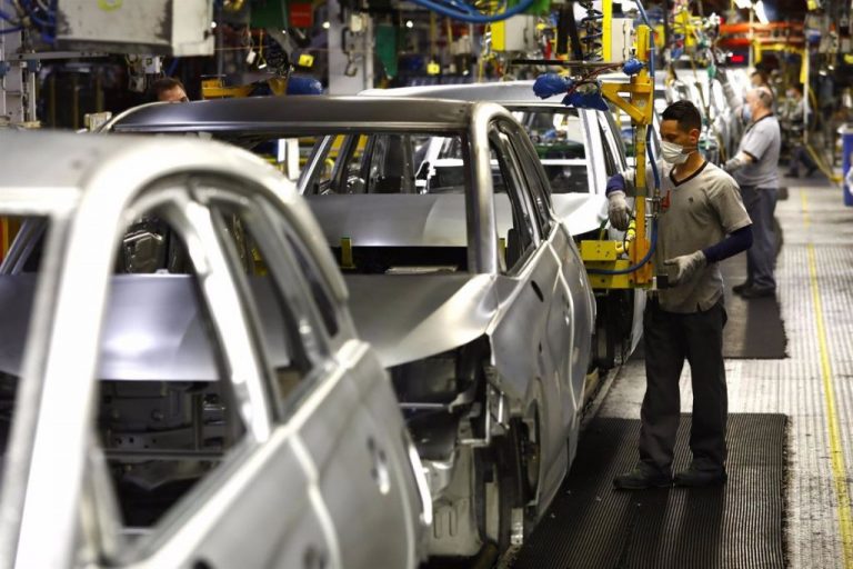 Un 'Brexit' sin acuerdo comercial costará 110.000 millones al sector automovilístico