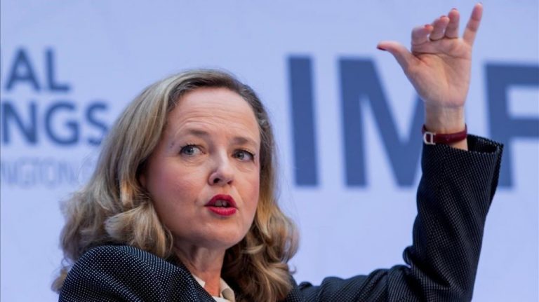 Calviño prefiere concentrar los ERTE en sectores que no puedan reabrir y empresas solventes