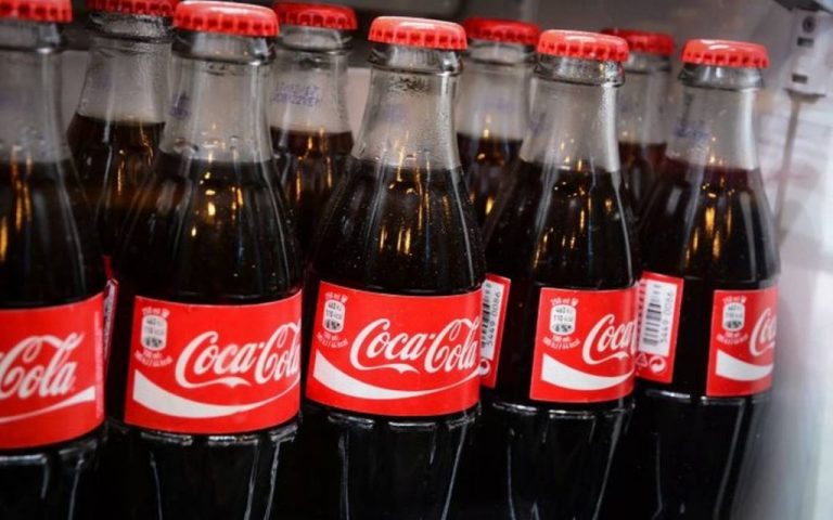 Esto es lo que pasa si dejas una Coca-Cola abierta más de 2 meses
