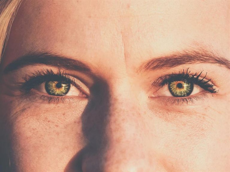 Desterramos las leyendas urbanas sobre el contorno de ojos