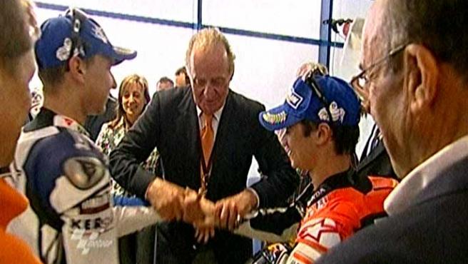 Hace el ridículo y ahora quiere volver: Jorge Lorenzo pide hueco en MotoGP 1 Jorge Lorenzo, Dani Pedrosa y el Rey de España