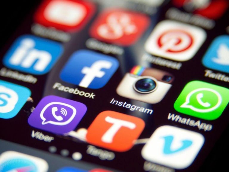 La UE planea exigir a los fabricantes que sea posible eliminar las apps preinstaladas