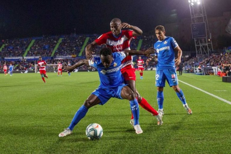 El Getafe mide la aspiración europea nazarí y el Valencia se bate en derbi con el Levante