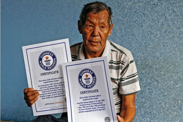 Fallece el sherpa Ang Rita, el hombre con más ascensos al Everest