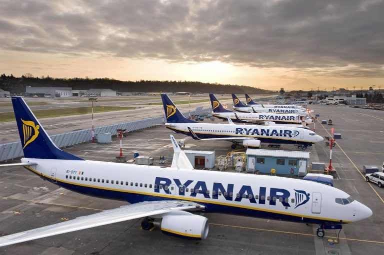 Ryanair no descarta el cierre de algunas bases ante la incertidumbre por la crisis