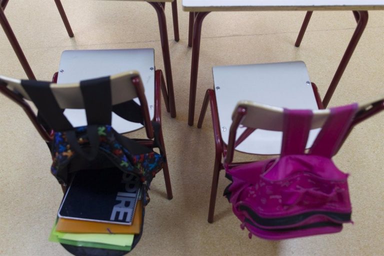 Los escolares obesos pueden llevar el mismo peso en la mochila que los demás niños, no más