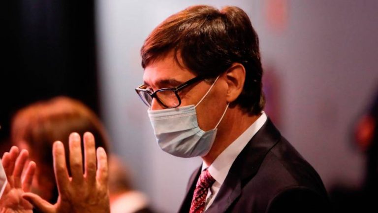 Illa dice que en diciembre habría unas 3 millones de dosis de la vacuna contra el Covid-19