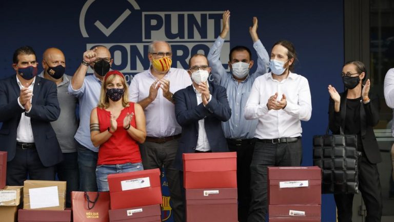 Plataforma 'Més que una Moció' entrega 20.687 firmas para validarlas