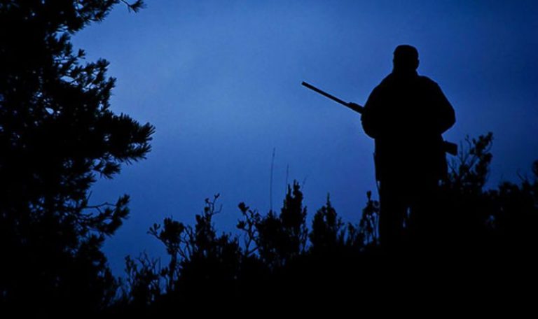 Ingresado en la UCI un menor tras recibir un disparo en una cacería nocturna