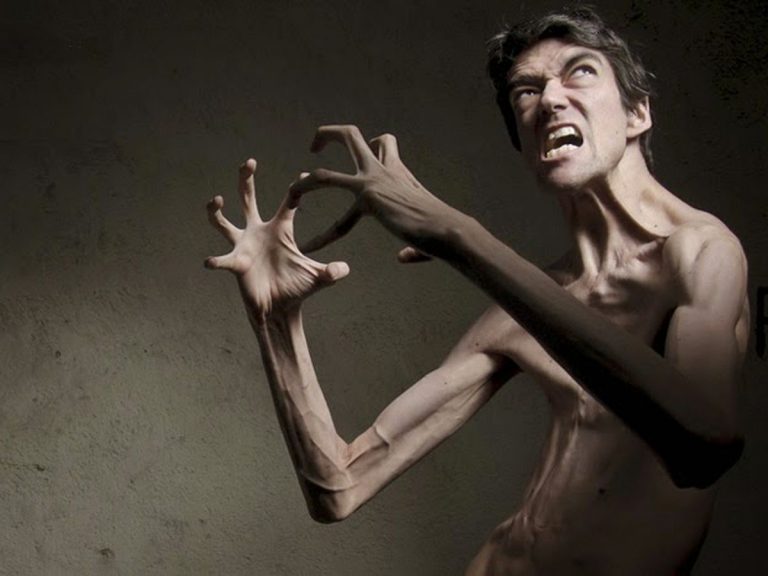 El actor Javier Botet protagoniza el cartel de la 31 Semana de Cine de San Sebastián