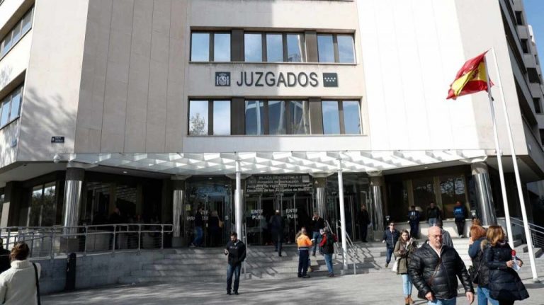 La exabogada de Podemos Mónica Carmona comparece el martes ante el juez