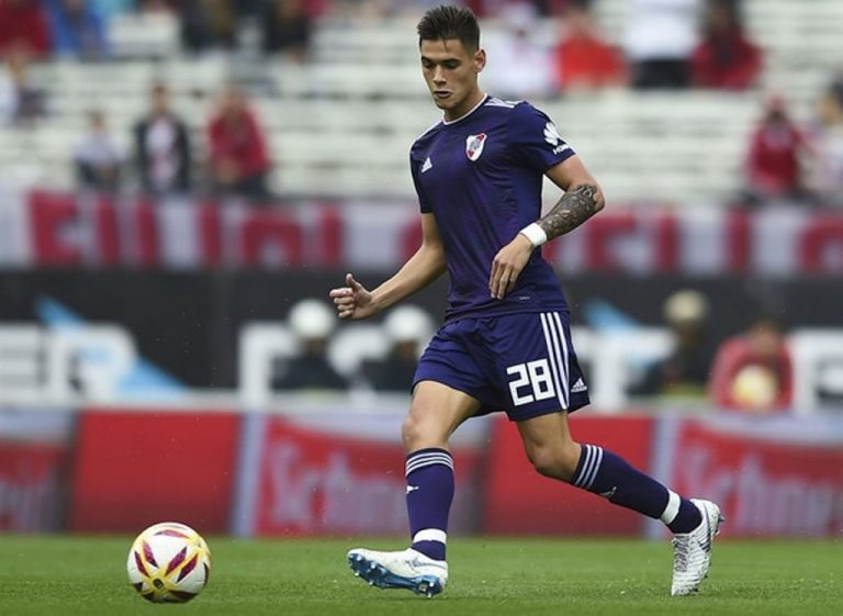 Koeman le desea: el central que llega para jubilar a Piqué