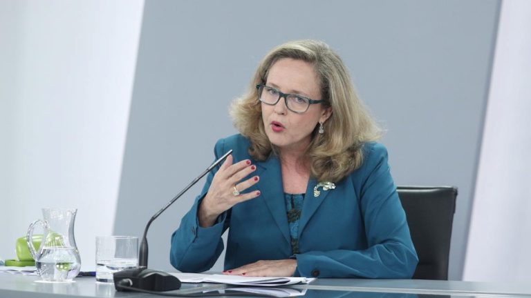 Calviño llama en el Congreso a aprobar nuevos Presupuestos