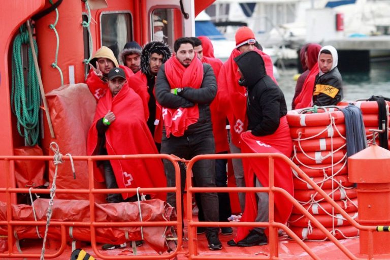 Casi 700 migrantes llegan a las costas españolas en lo que va de semana