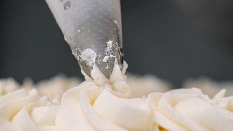 Así puedes hacer nata casera tan rica como la de pastelería