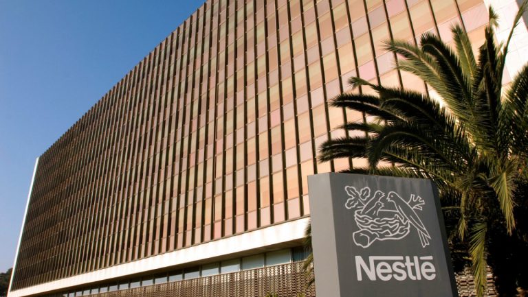 Nestlé invertirá 25,4 millones en aumentar el uso de plásticos reciclados en Estados Unidos