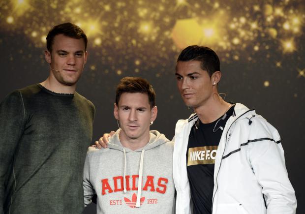 “¡Que fuerte!”. Las ‘pullas’ de Cristiano Ronaldo a Messi y viceversa 21 Manuel Neuer junto a los dos cracks