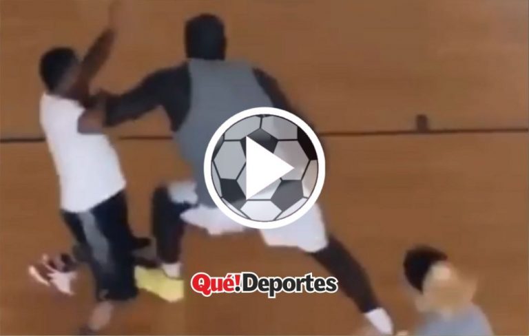 Shaquille O´Neal demostrando cómo se saca una marca de encima ¡Todo bestia!